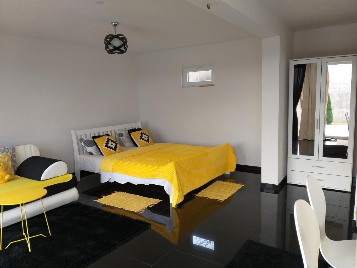 Apartment Melissa Rakovica Bagian luar foto